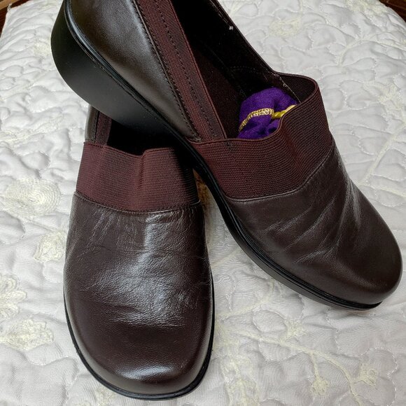 EUC EASY SPIRIT ESDILLONA premium leather platform wedges (9) chocolatey brown - Picture 1 of 7